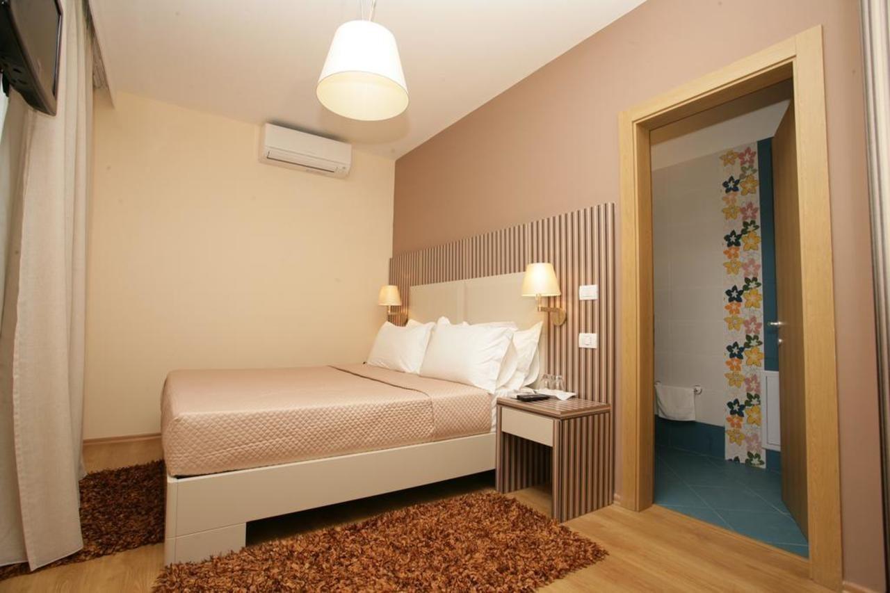 Hotel Vila 60 Tirana Exteriér fotografie
